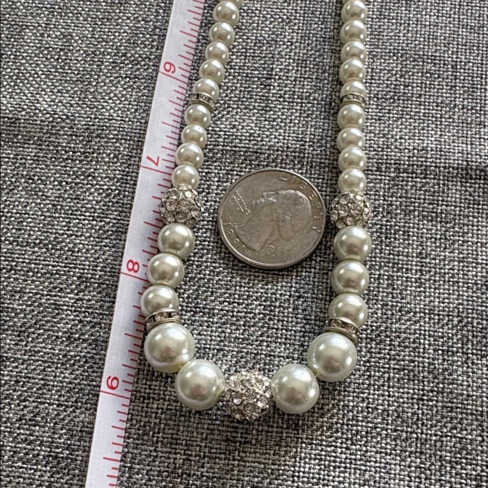 Elegant Pearl Necklace with Sparkly Silver Accents